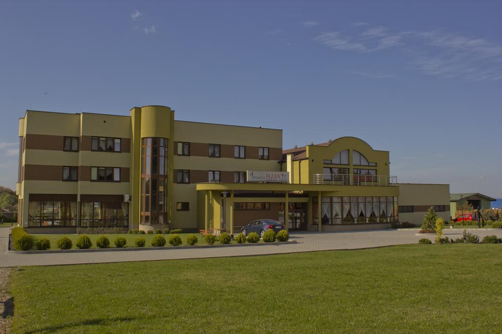 Markiz Lopuszno Екстериор снимка